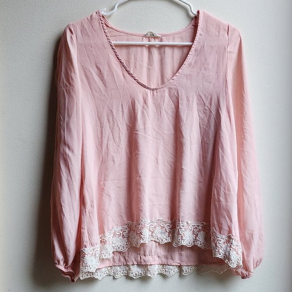 Tobi Pink Open Sleeve Lace Blouse Size Medium - Picture 3 of 16